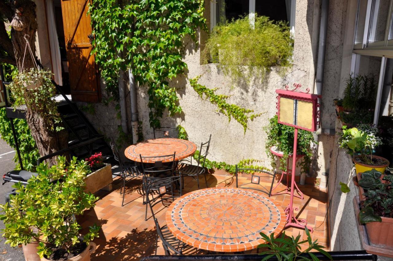 Hotel Les Deux Acacias Villepinte  Exterior foto